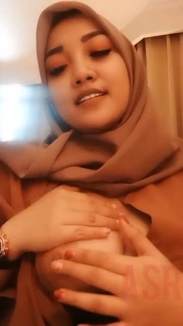 Abg Jilbab 2026 Viral Buguru Hijab Ganjing di Mobil Gurih Nyoi Top Indonesia 2026 Rare Viral Indo Abg Trending