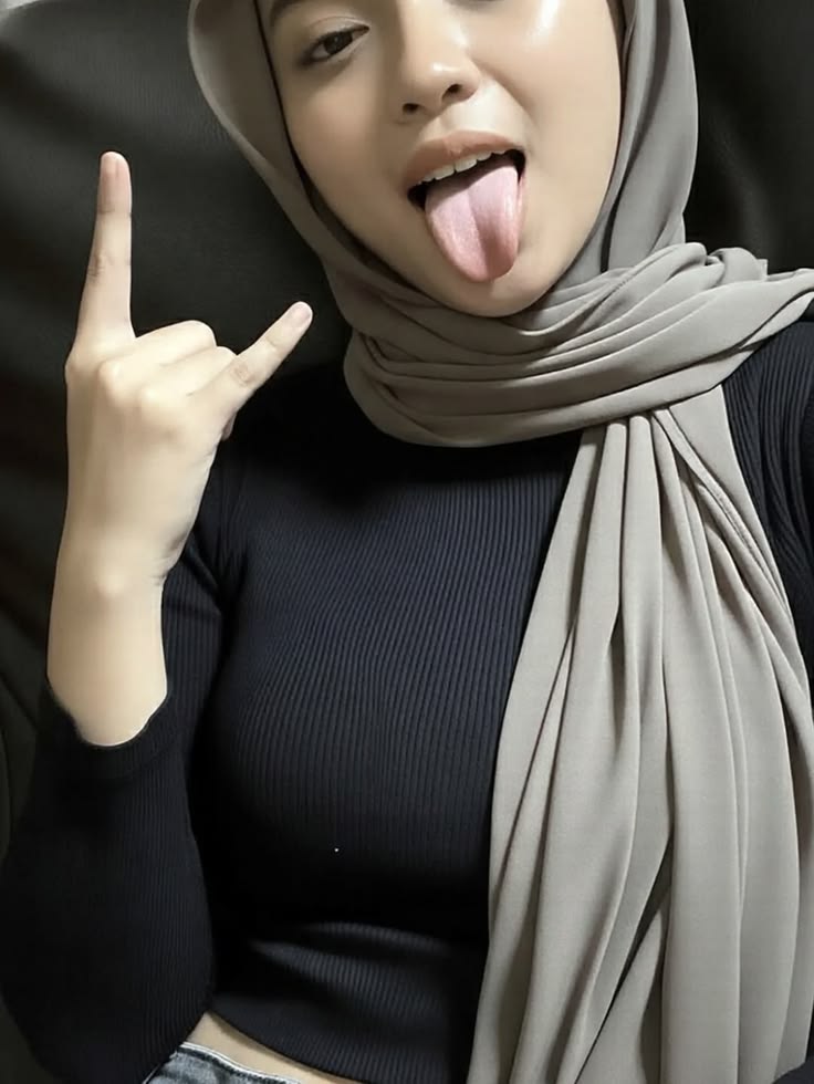 Hijab Cantik Viral ABG Menjadi Salah Satu Incaran Netizen Di Media Sosial Indonesia